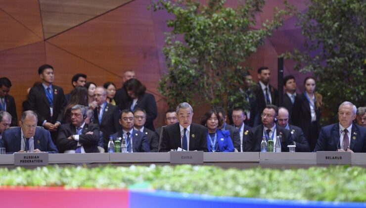 Wang Yi, Bakü’deki CICA 7. Zirvesi’nde Asya için ortak geleceğe vurgu yaptı