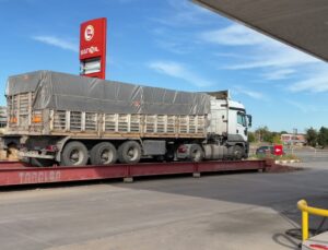 Yozgatlı nakliyeci Ünal, mazot 50 liradan 100 liraya çıkınca etten menemene düştü