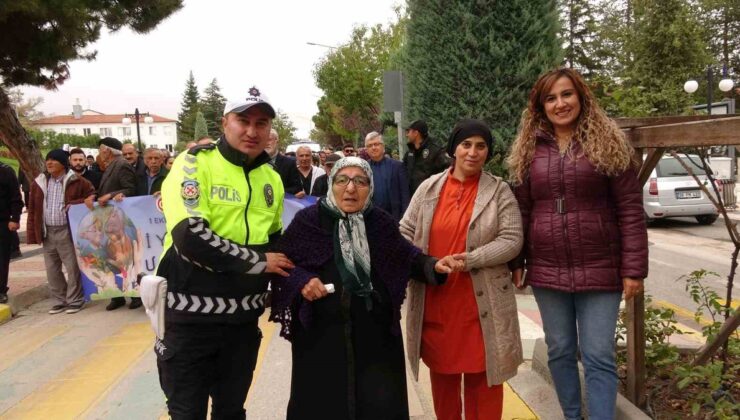 Yozgat’ta Dünya Yaşlılar Günü yürüyüşünde 25 huzurevi sakini yer aldı