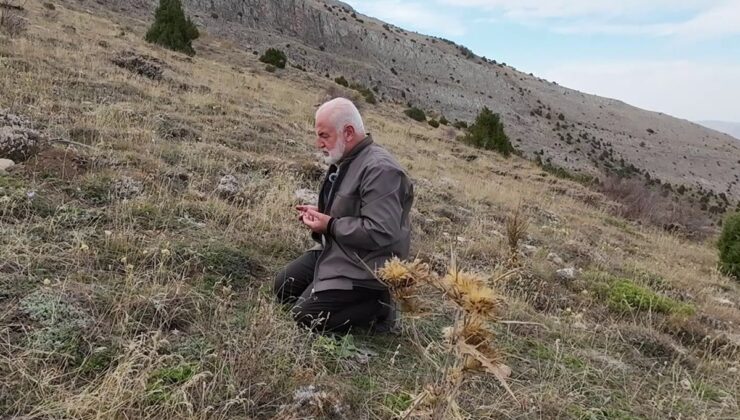 Yozgat’ta iş insanı Kandemir, 2 bin 270 rakımlı Akdağ’da ezan okuyup namaz kıldı