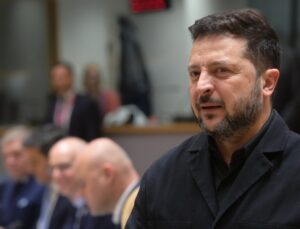 Zelenskiy Ukrayna’da Starlink ve Starshield’ın hızının eski düzeye döndüğünü açıkladı