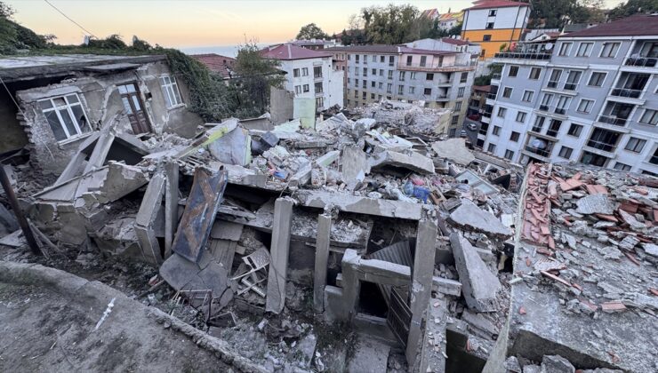 Zonguldak’ta çöken binada 1 kişi hayatını kaybetti, çevredeki 7 bina boşaltıldı