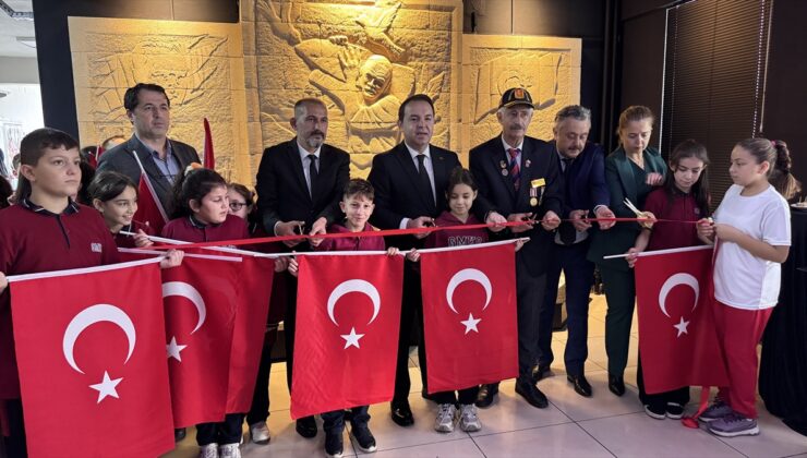 Zonguldak’ta ortaokul öğrencilerinin emeğiyle hazırlanan 18 Mart Çanakkale Zaferi rölyefinin açılışı yapıldı